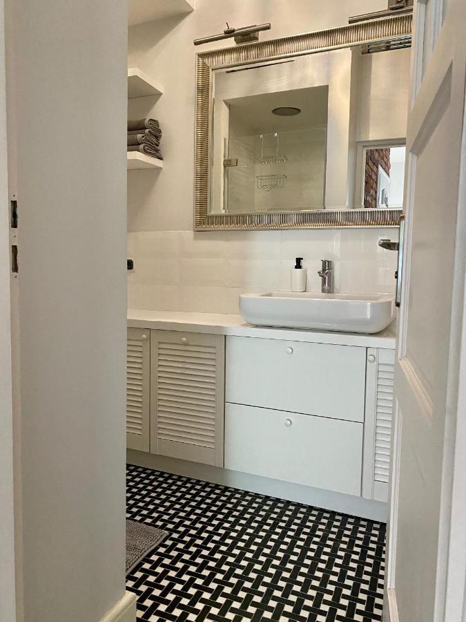 Chic Apartment In Vibrant Area - National Stadium - Saska Kepa 바르샤바 외부 사진